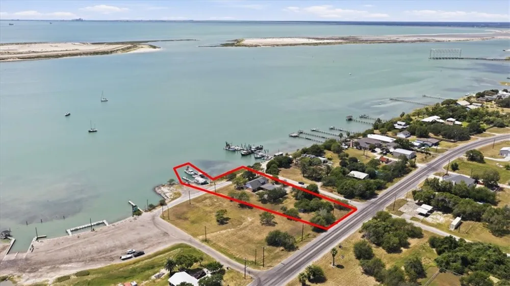 1358 Ocean Ingleside, TX 78362