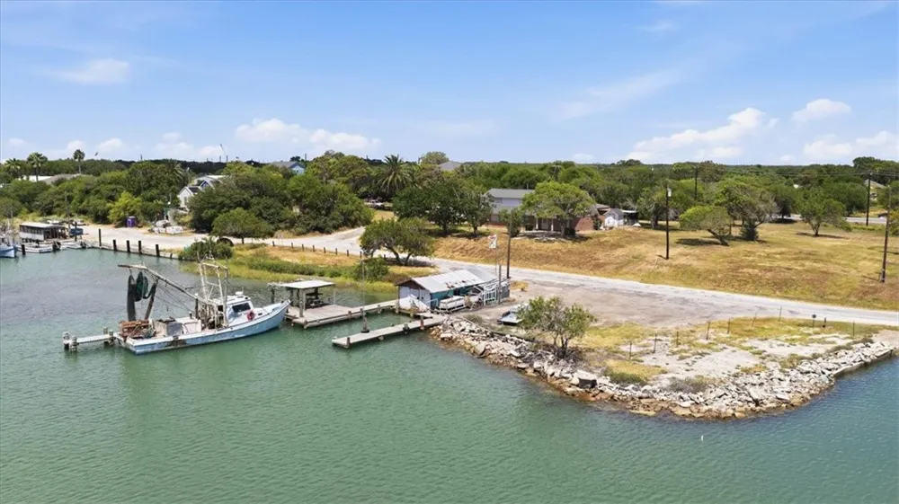 1358 Ocean Ingleside, TX 78362