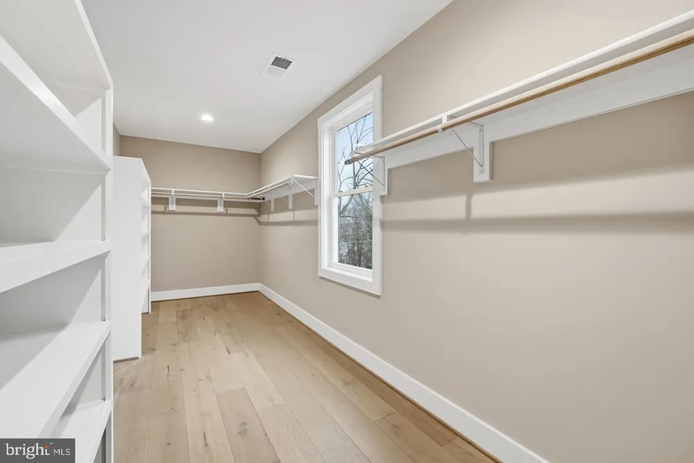 3410 BURROWS AVENUE Fairfax, VA 22030