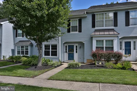 604 LINDSLEY COURT