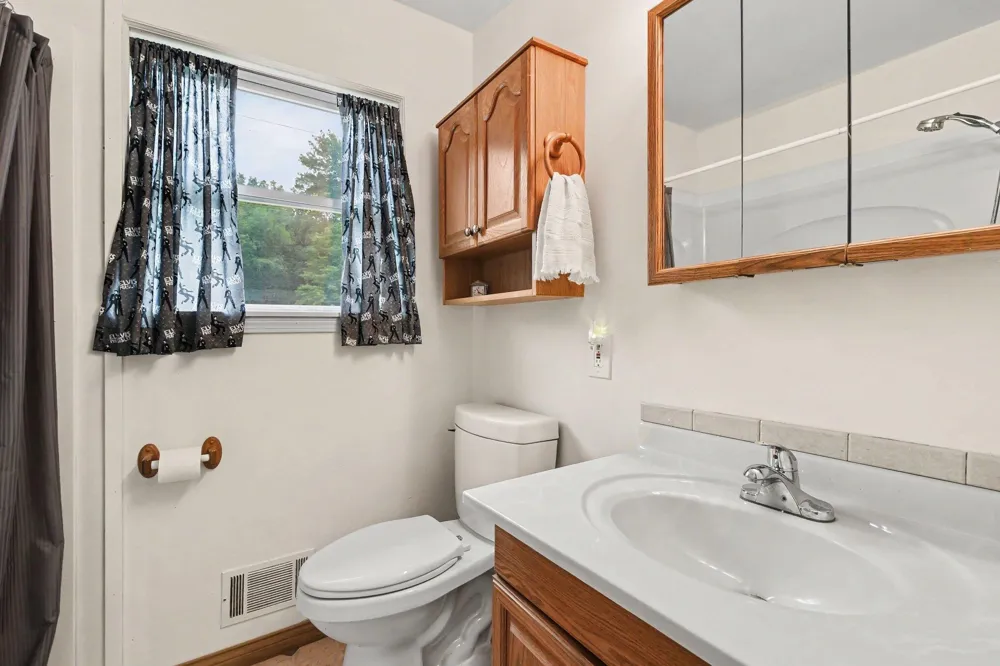 893 Maplehill Avenue SE Ada, MI 49301