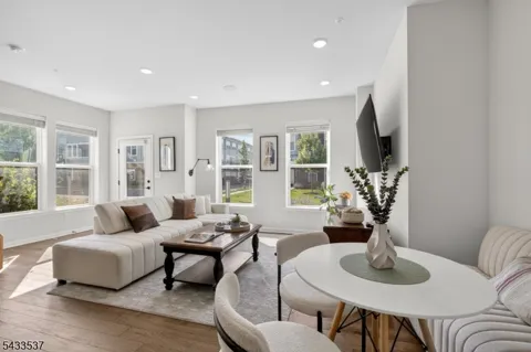3 Sadie Cir #3105 Unit 3105