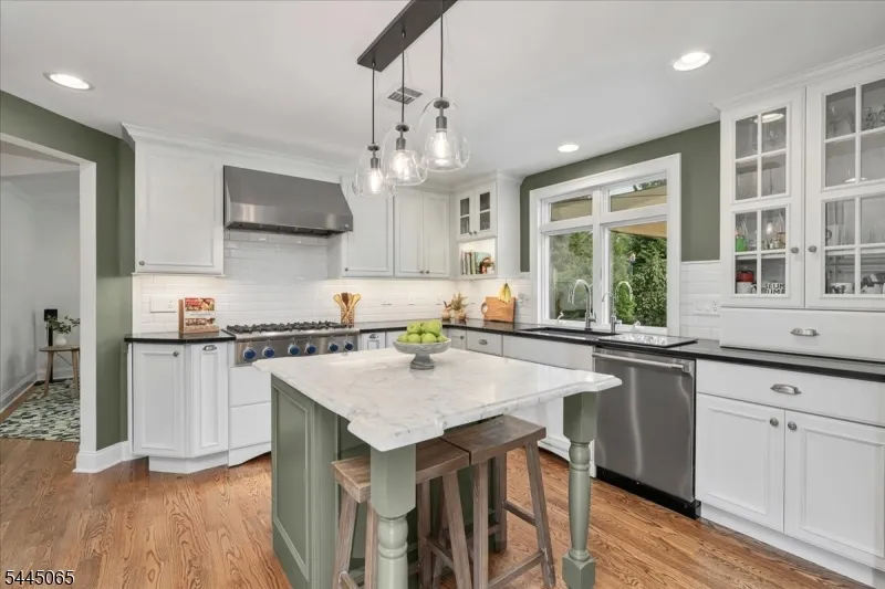 1349 Birch Hill Rd Mountainside, NJ 07092