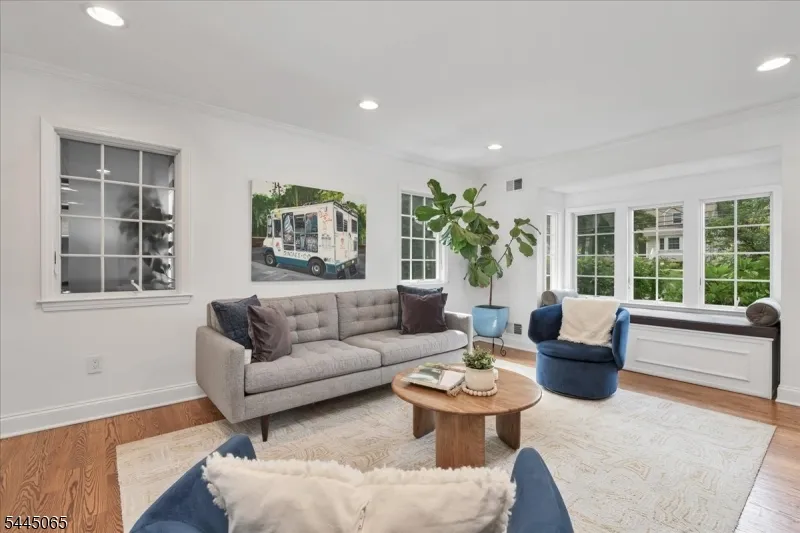1349 Birch Hill Rd Mountainside, NJ 07092