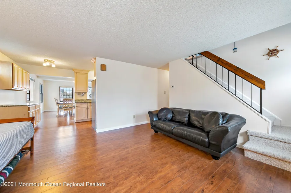 31 Peggy Lane Manahawkin, NJ 08050