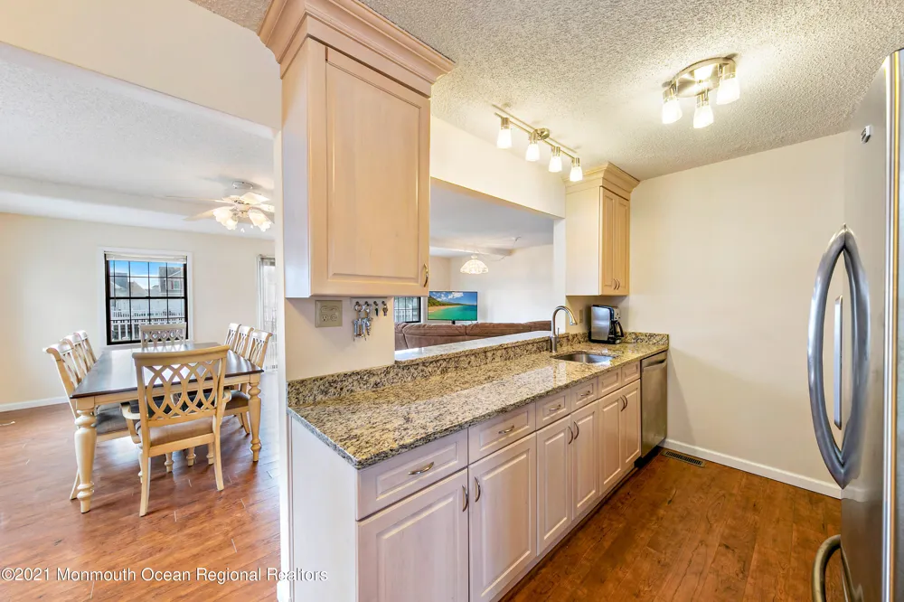 31 Peggy Lane Manahawkin, NJ 08050