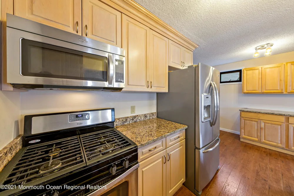 31 Peggy Lane Manahawkin, NJ 08050