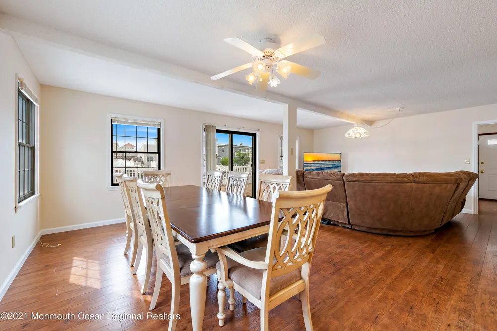 31 Peggy Lane Manahawkin, NJ 08050