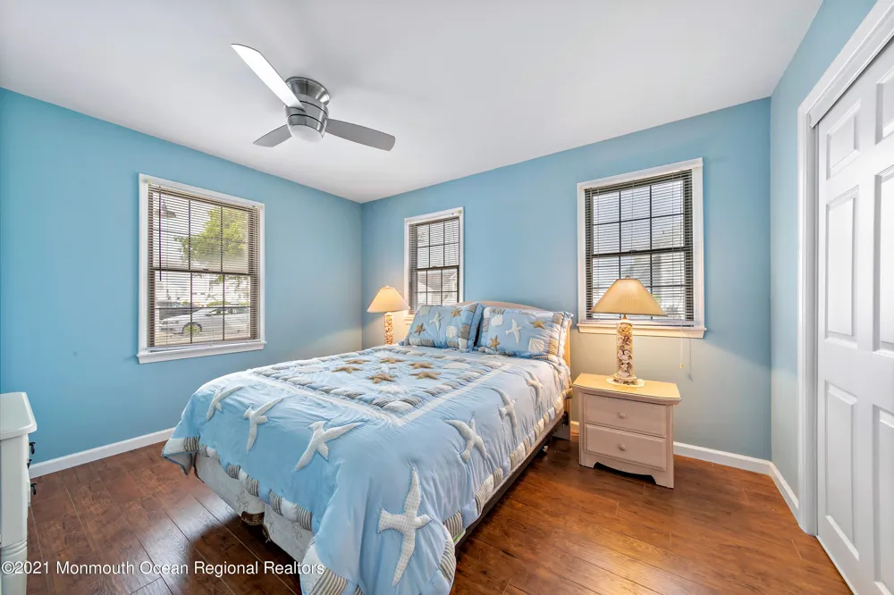 31 Peggy Lane Manahawkin, NJ 08050