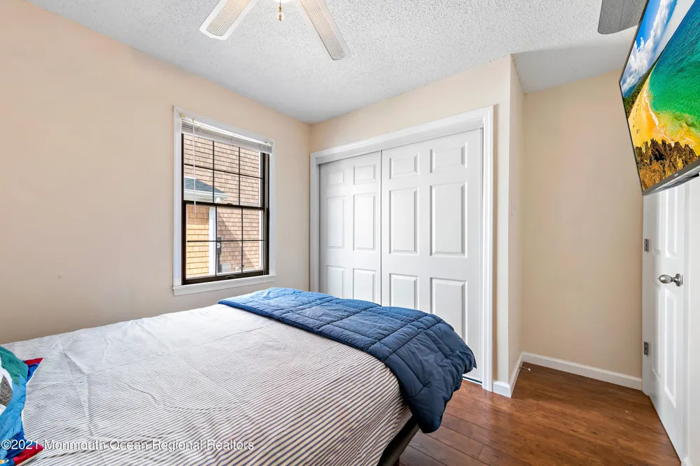 31 Peggy Lane Manahawkin, NJ 08050