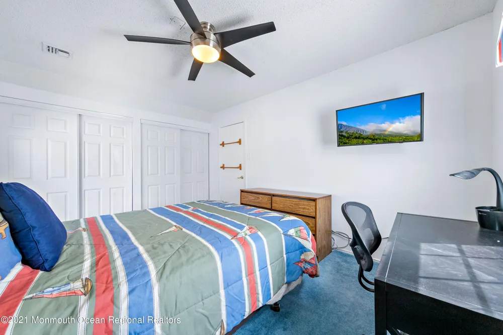 31 Peggy Lane Manahawkin, NJ 08050