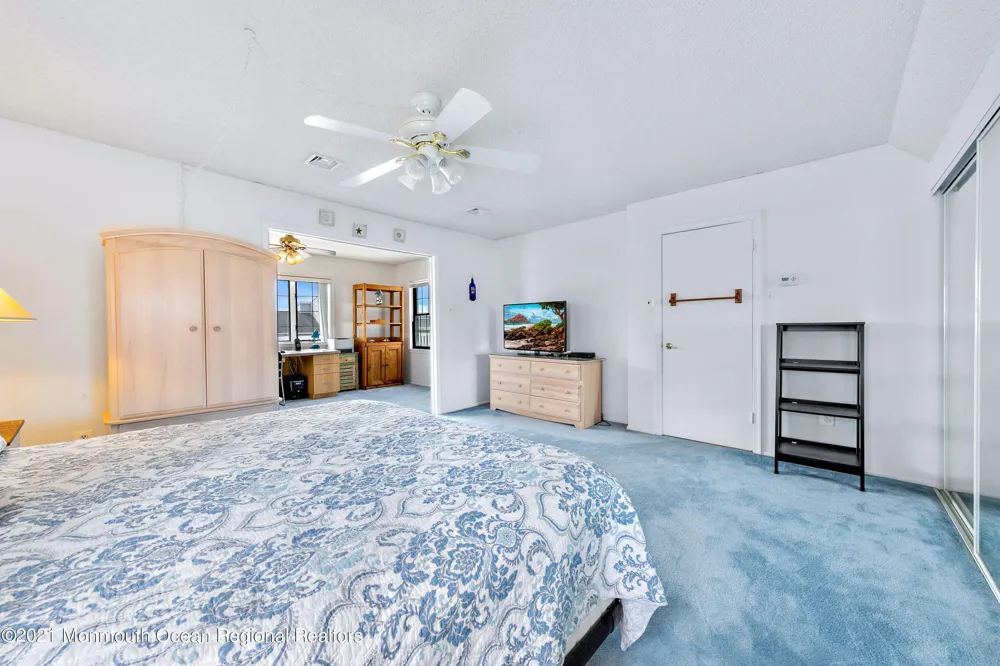 31 Peggy Lane Manahawkin, NJ 08050