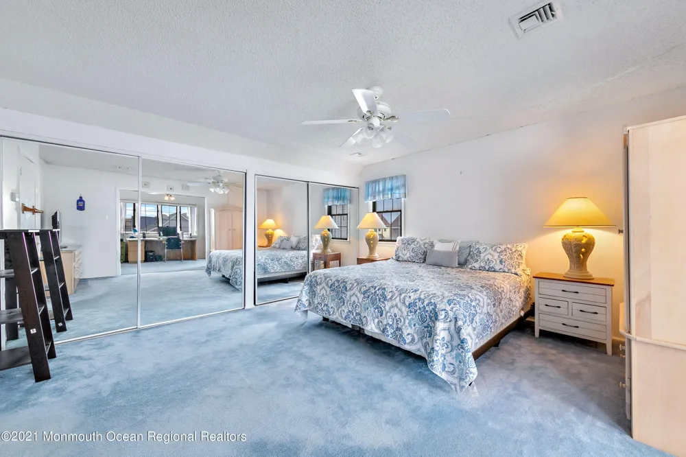 31 Peggy Lane Manahawkin, NJ 08050