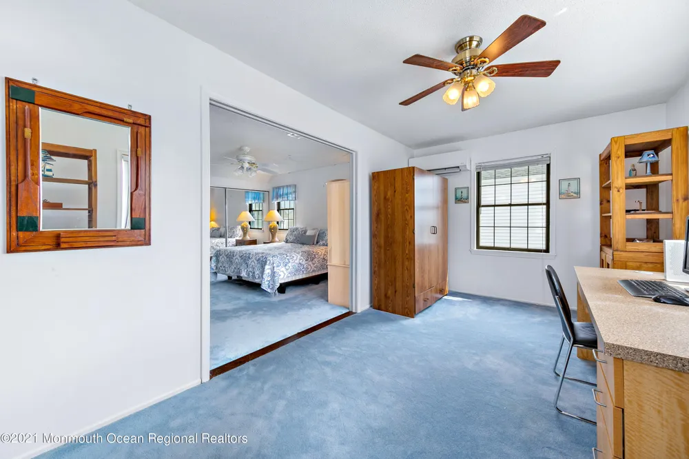 31 Peggy Lane Manahawkin, NJ 08050