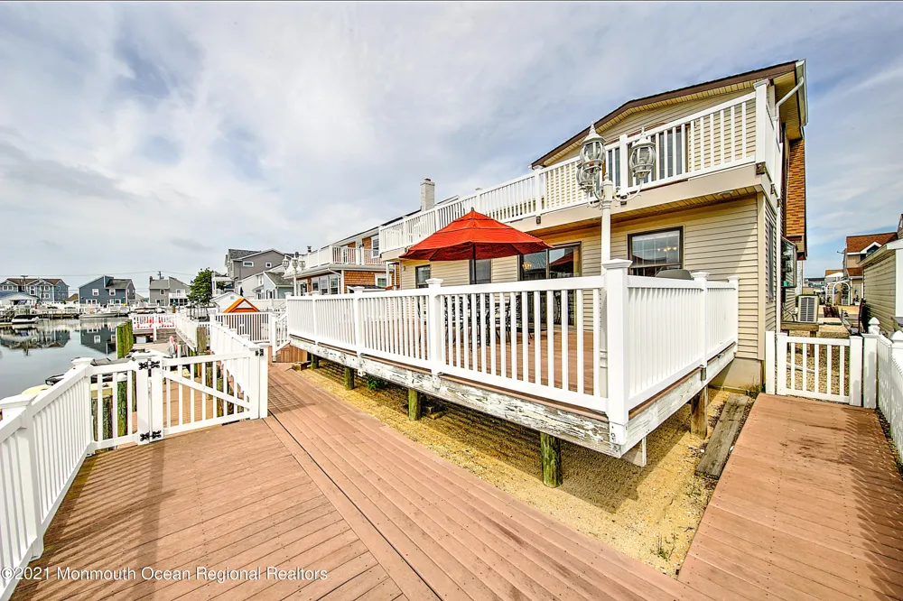 31 Peggy Lane Manahawkin, NJ 08050