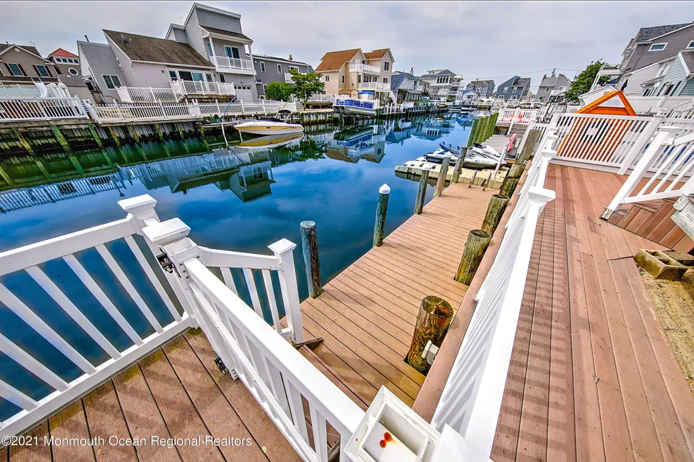 31 Peggy Lane Manahawkin, NJ 08050