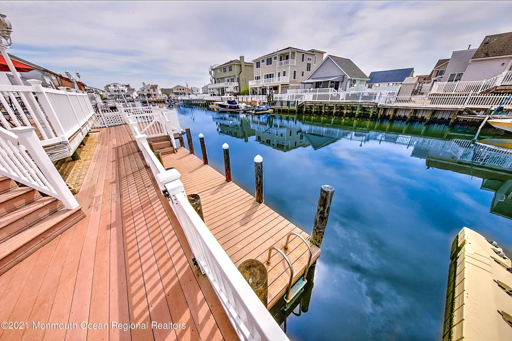 31 Peggy Lane Manahawkin, NJ 08050