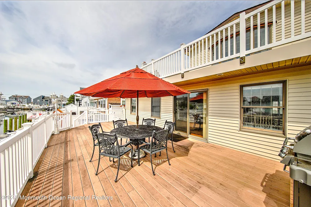 31 Peggy Lane Manahawkin, NJ 08050