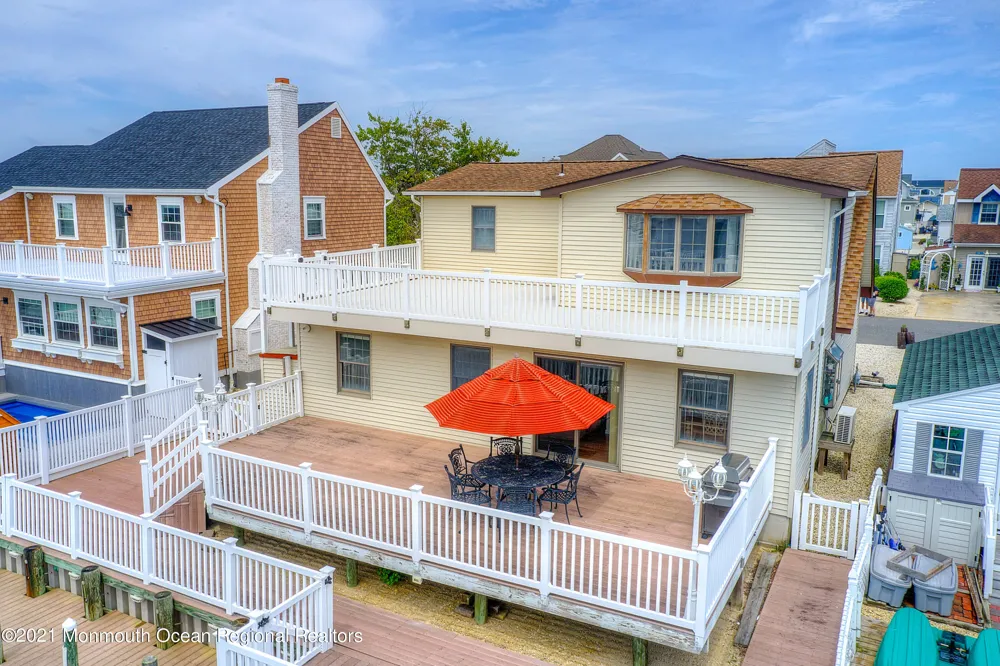 31 Peggy Lane Manahawkin, NJ 08050
