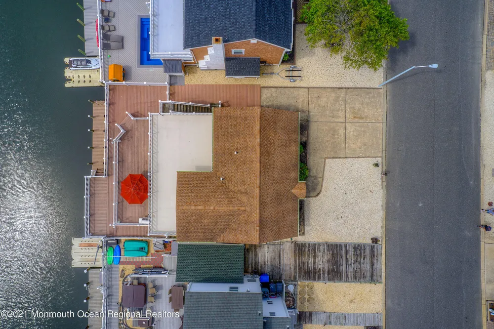 31 Peggy Lane Manahawkin, NJ 08050