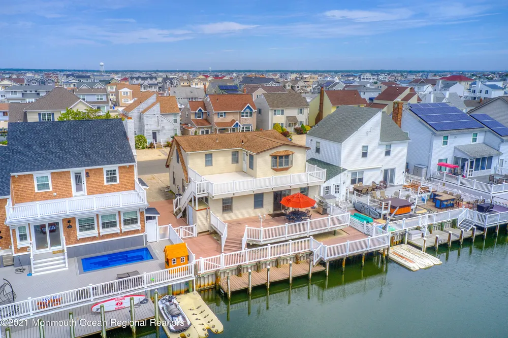 31 Peggy Lane Manahawkin, NJ 08050
