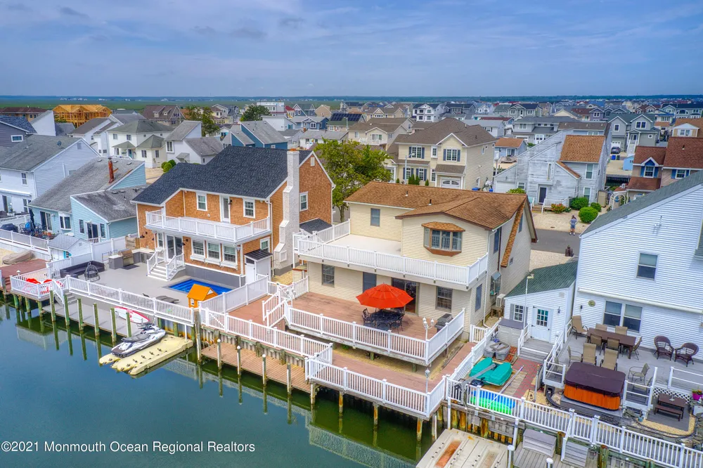 31 Peggy Lane Manahawkin, NJ 08050