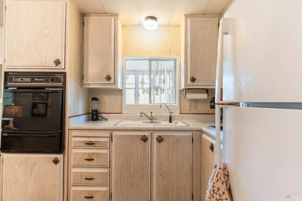460 E Gobbi Street ##6 Ukiah, CA 95482