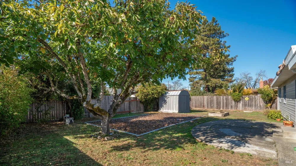 1239 Janet Way Santa Rosa, CA 95405