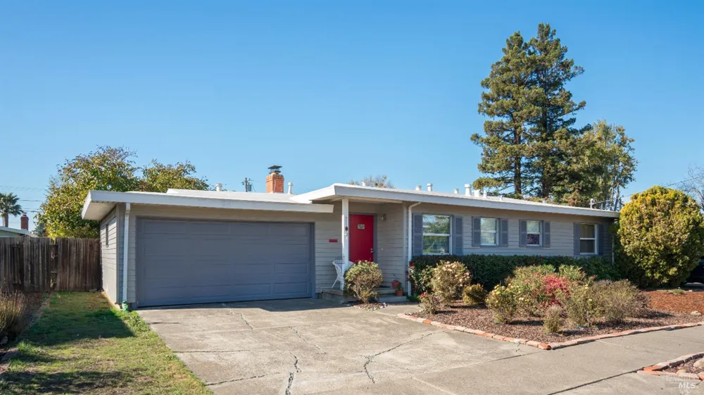 1239 Janet Way Santa Rosa, CA 95405
