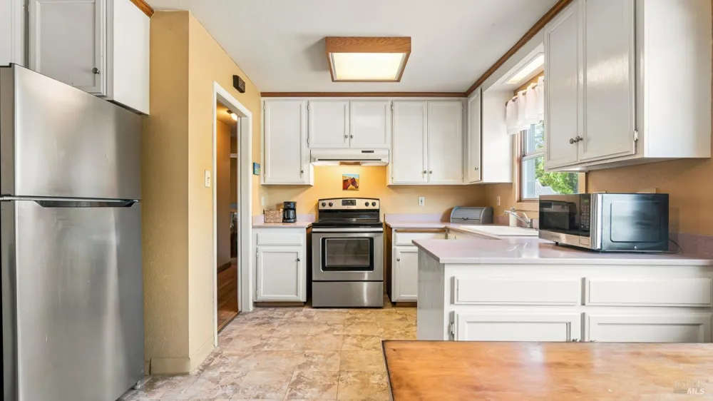 1239 Janet Way Santa Rosa, CA 95405