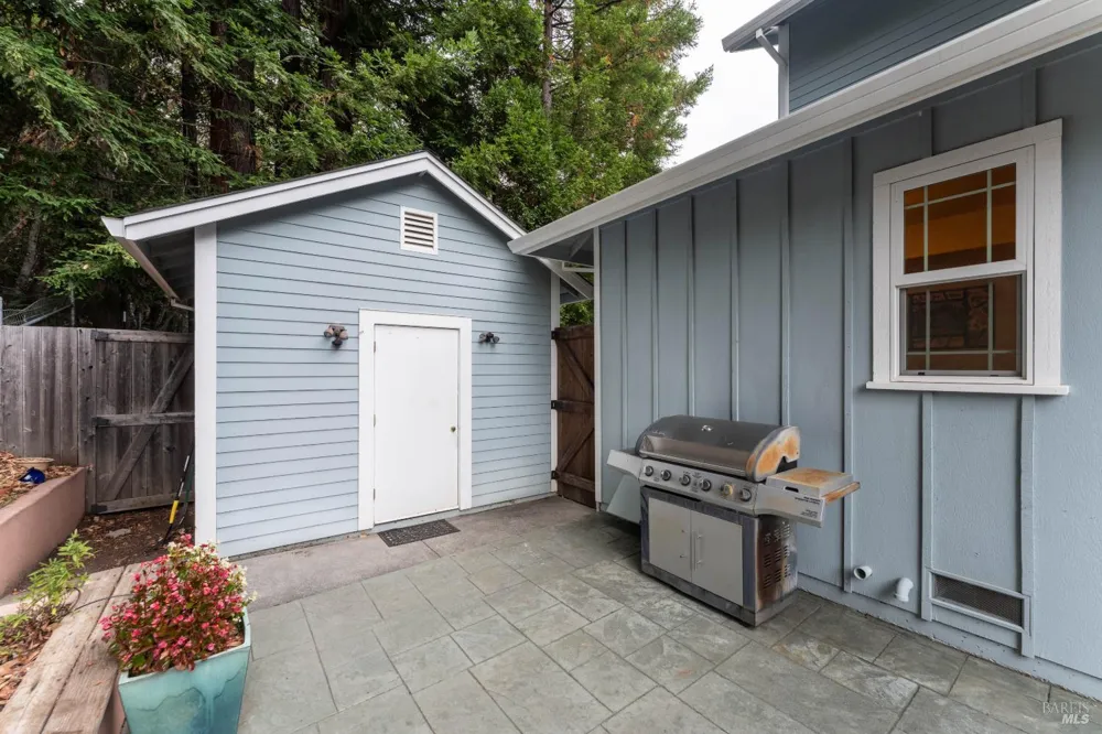 2398 Poppy Terrace Willits, CA 95490