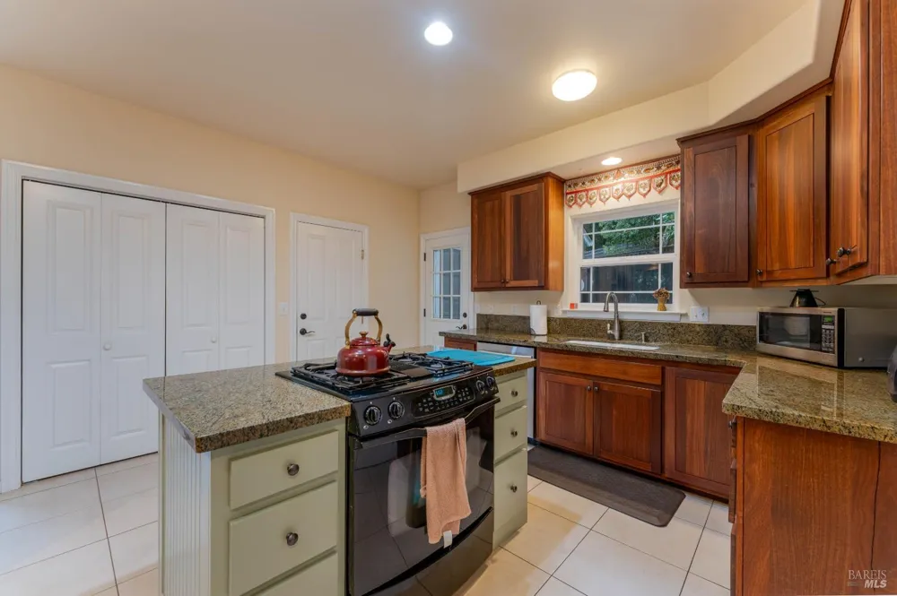 2398 Poppy Terrace Willits, CA 95490