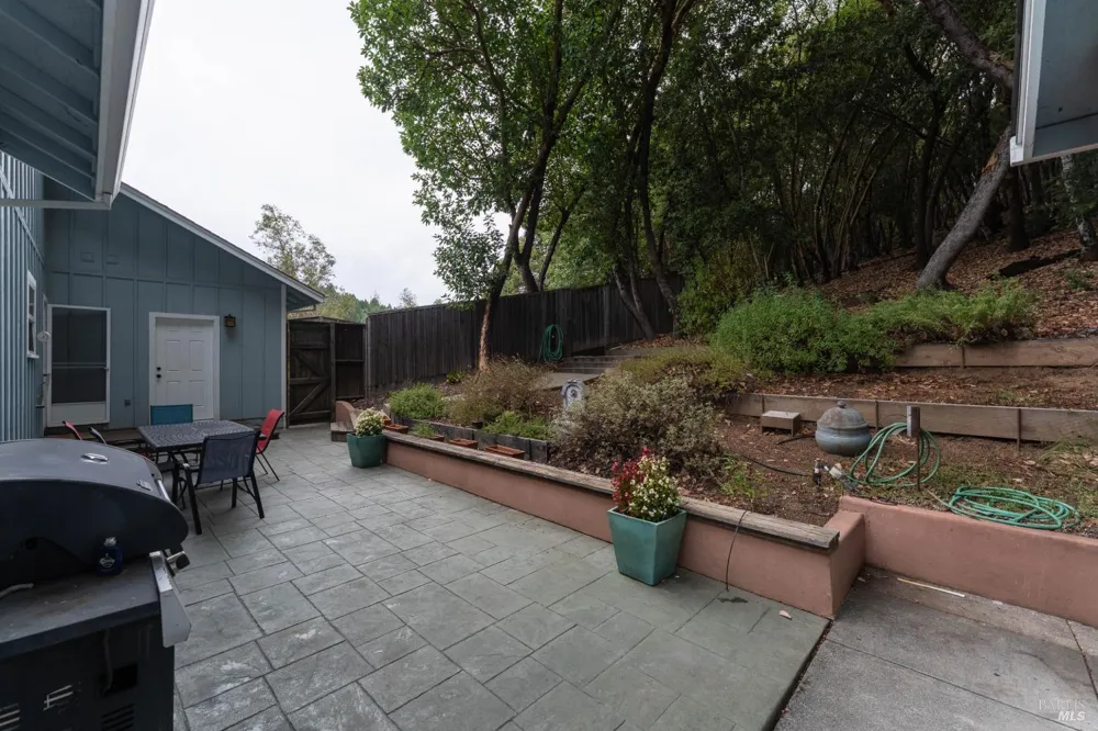 2398 Poppy Terrace Willits, CA 95490