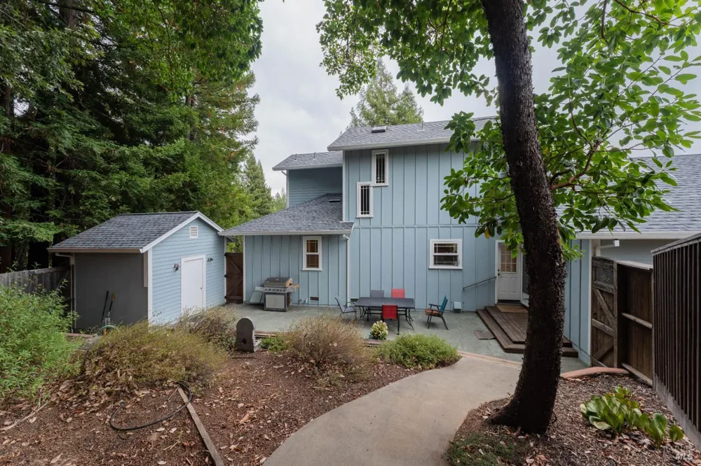 2398 Poppy Terrace Willits, CA 95490