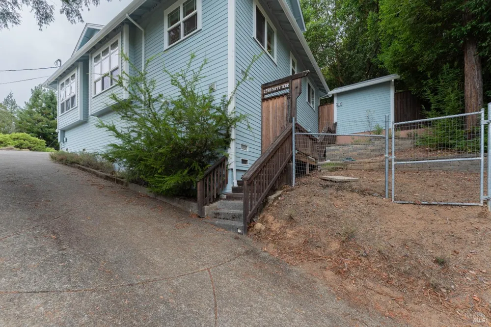 2398 Poppy Terrace Willits, CA 95490
