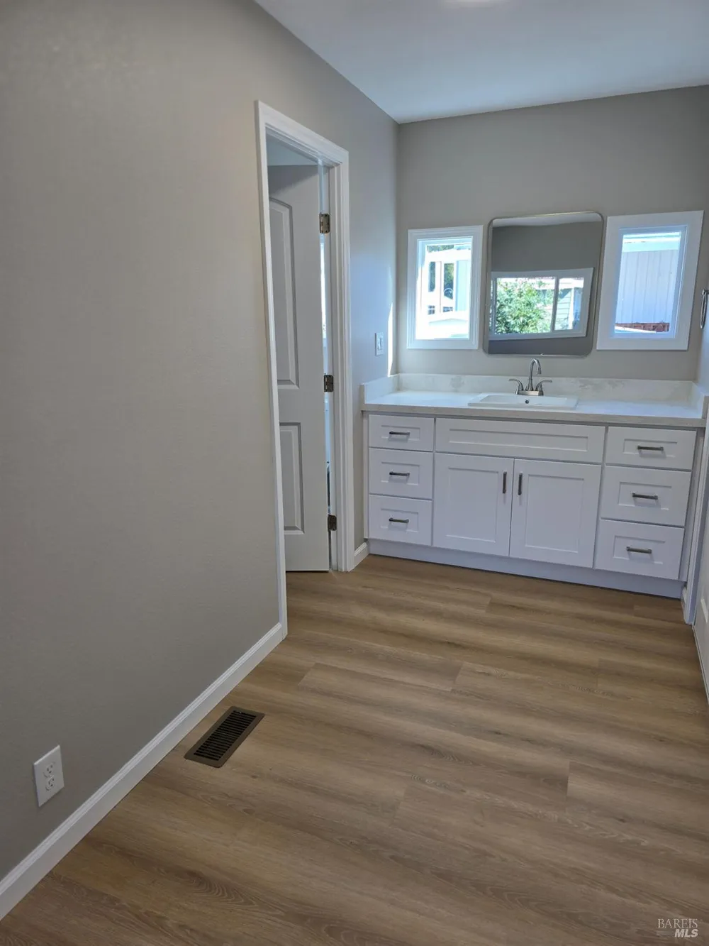 82 Cardinal Way Santa Rosa, CA 95409