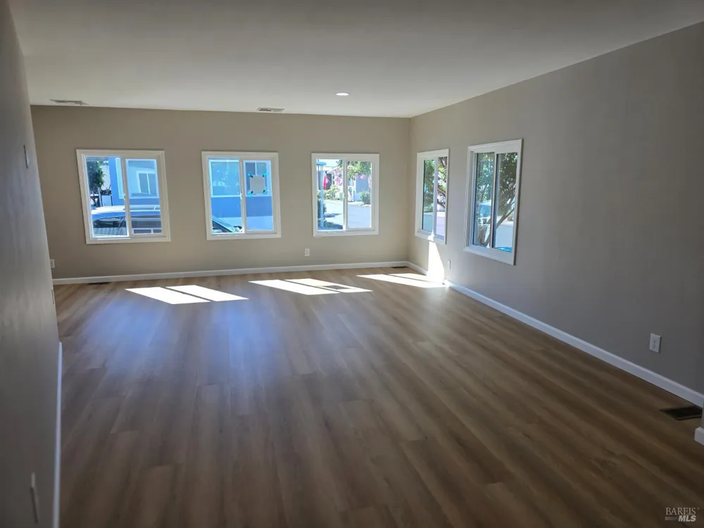 82 Cardinal Way Santa Rosa, CA 95409