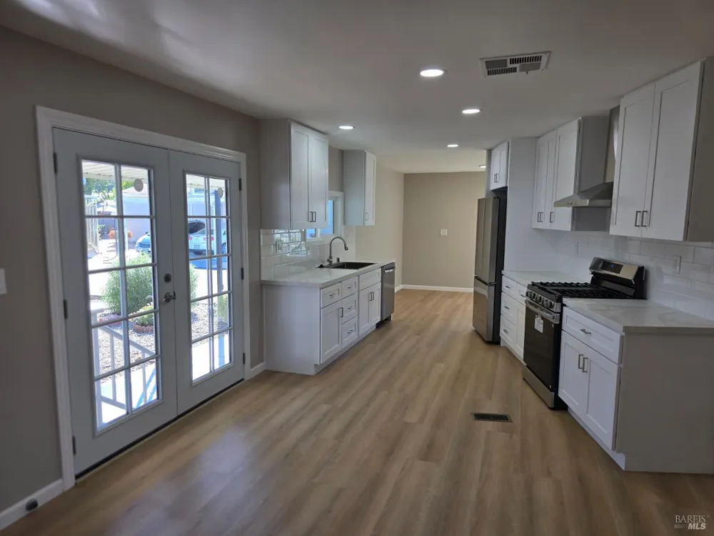 82 Cardinal Way Santa Rosa, CA 95409