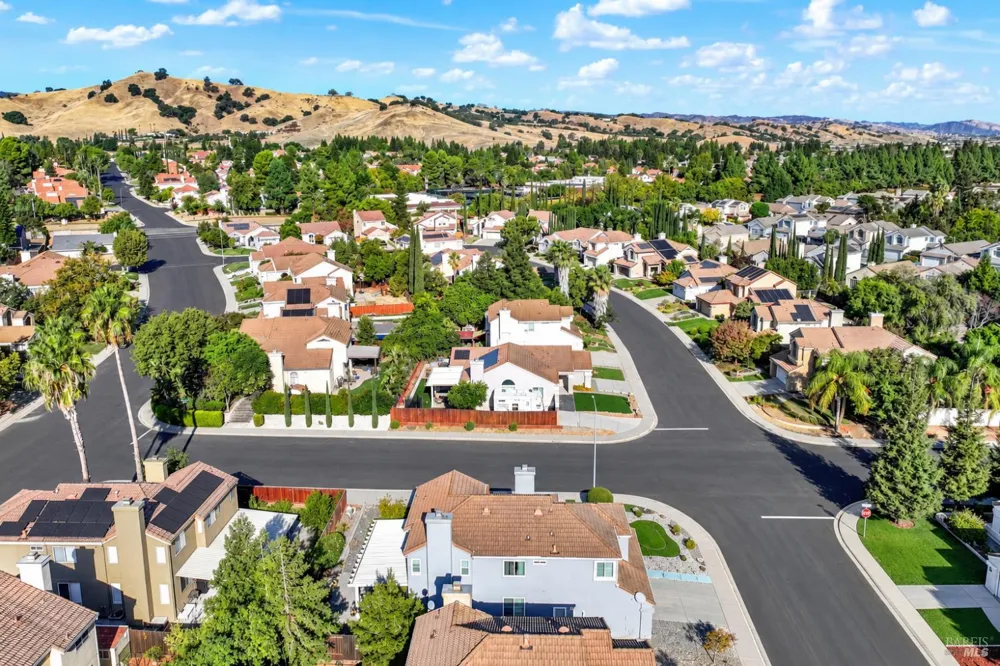 754 Roscommon Drive Vacaville, CA 95688
