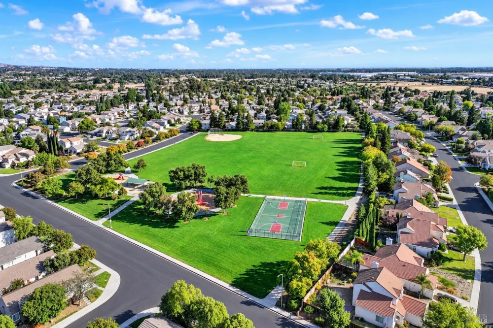 754 Roscommon Drive Vacaville, CA 95688
