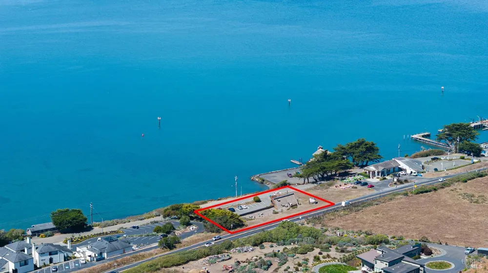 537 Highway 1 Bodega Bay, CA 94923