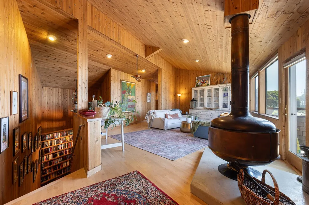 537 Highway 1 Bodega Bay, CA 94923