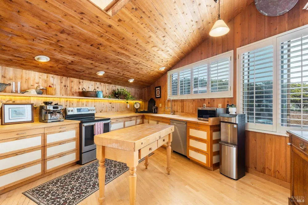 537 Highway 1 Bodega Bay, CA 94923