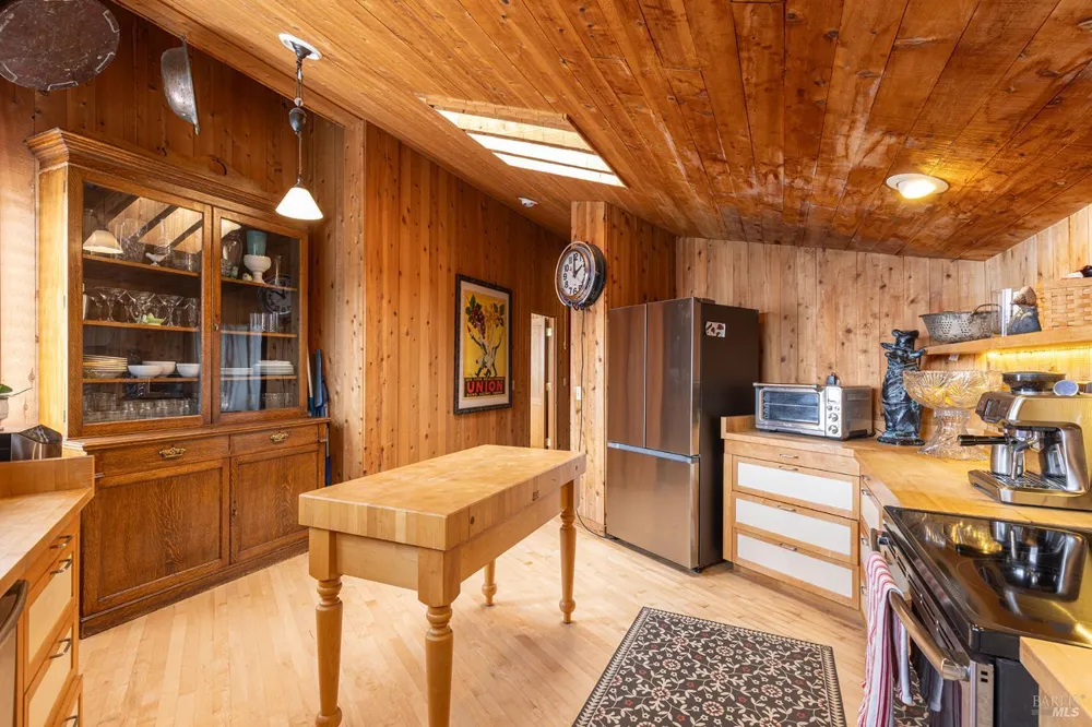 537 Highway 1 Bodega Bay, CA 94923