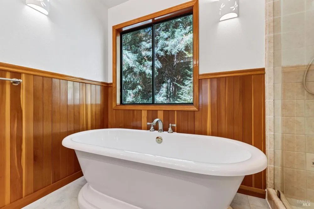 32268 Forest Lane Fort Bragg, CA 95437