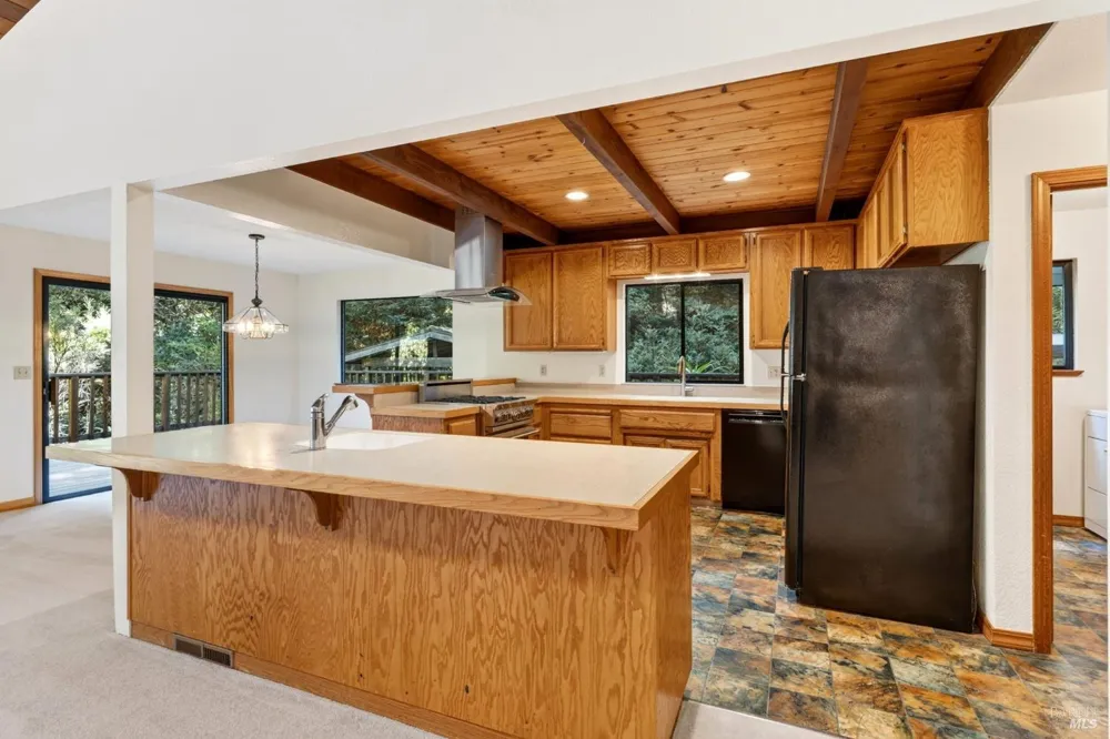 32268 Forest Lane Fort Bragg, CA 95437