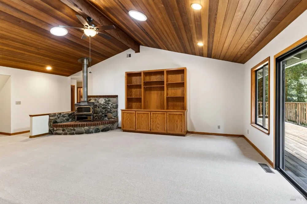 32268 Forest Lane Fort Bragg, CA 95437