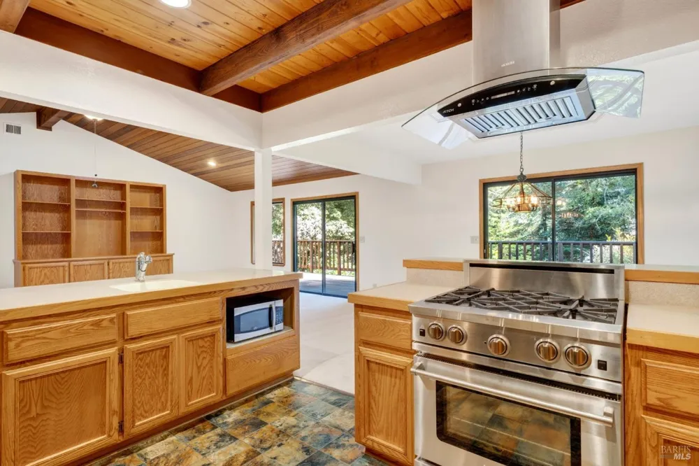 32268 Forest Lane Fort Bragg, CA 95437