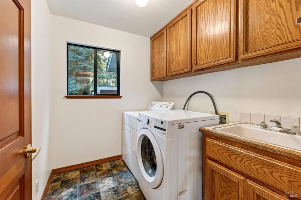 32268 Forest Lane Fort Bragg, CA 95437