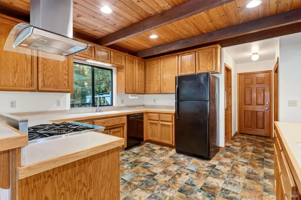 32268 Forest Lane Fort Bragg, CA 95437